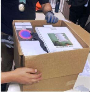 Los Firulais Descubren Drogas Ocultas en Cuadros Decorativos Procedentes de Miami