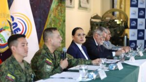 Prohibición de Fotografiar Papeletas en el Referéndum y Consulta Popular de Ecuador: Lo Que Necesitas Saber