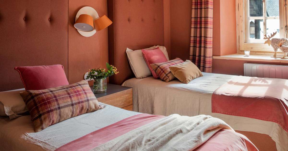 Impacto del Rojo Intenso en las Paredes del Dormitorio: ¿Ambiente Inquietante o Descanso Dificultoso?