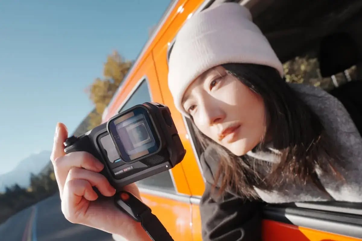 Insta360 Ace Pro 2: Descubre los nuevos paquetes con módulo 'Dispara e Imprime' y el mando Street Photography Handle 2.0