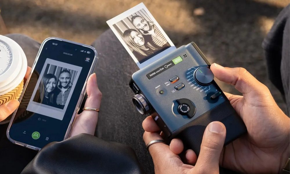 Descubre la Nueva Cámara Fujifilm: Filtros Vintage y Impresión Instantánea para Capturar tus Momentos