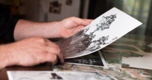 ¿Es Mejor Imprimir Fotos Digitales en Casa o Usar un Laboratorio Profesional?
