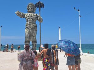 Impresionante Estatua de 5 Metros de un Dios Maya Cautiva a México