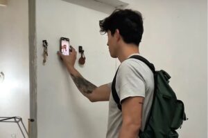 Descubre el innovador cemento magnético de un estudiante de 29 años: ¡cuelga objetos sin taladros ni agujeros!