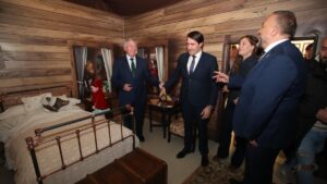 El Munic inaugura una fascinante exposición de cuentos de hadas