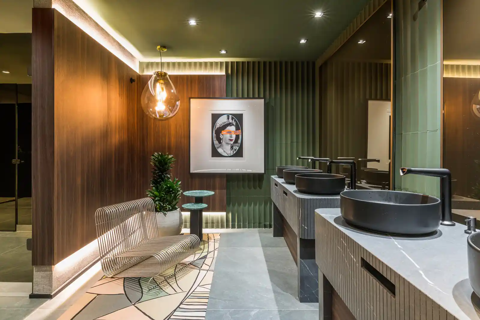 Cuadros en el Baño: La Nueva Tendencia que Arrasa y sus Cuidados Esenciales