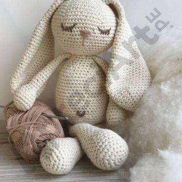 Conejito Amigurumi Tejido a Mano - Muñeco de Apego